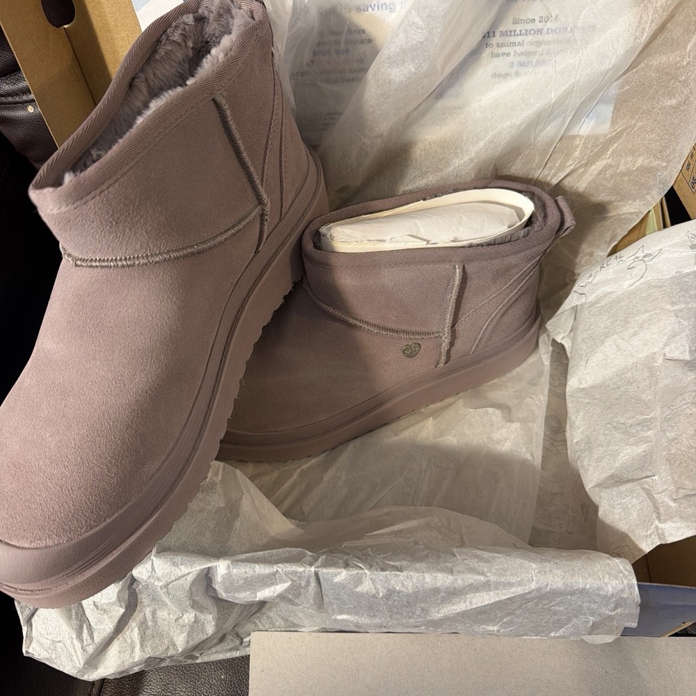 Woman Skechers BOBS Dakota-Snug Stompers Bootie 114622 Color Quail Brand New